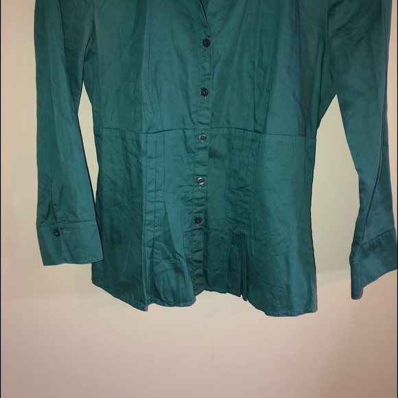 5/$10 Ann Taylor loft green button down shirt size 0 - Picture 3 of 6